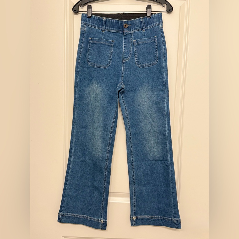 NWOT Kick Out Patch Pocket Crop Jeans, Elastic waist - XS, 13.5 inches